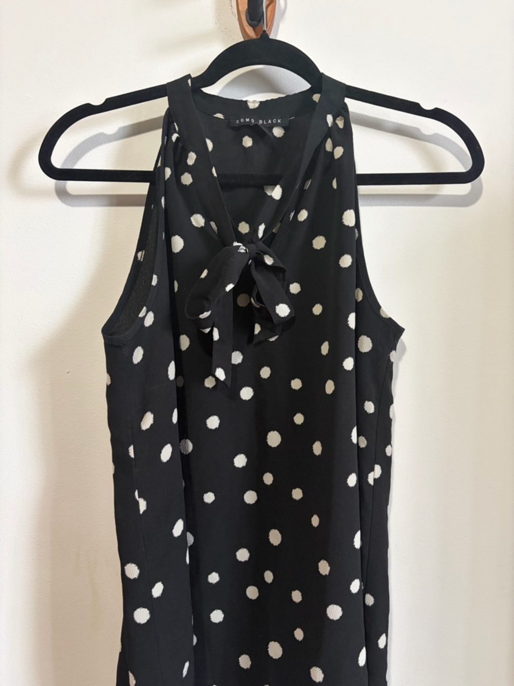 Como Black Black Polka Dot Tie-Neck Sleeveless Blouse